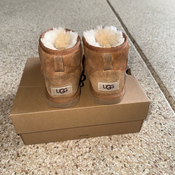 UGG Brown Kids Boots - Picture 7 of 9